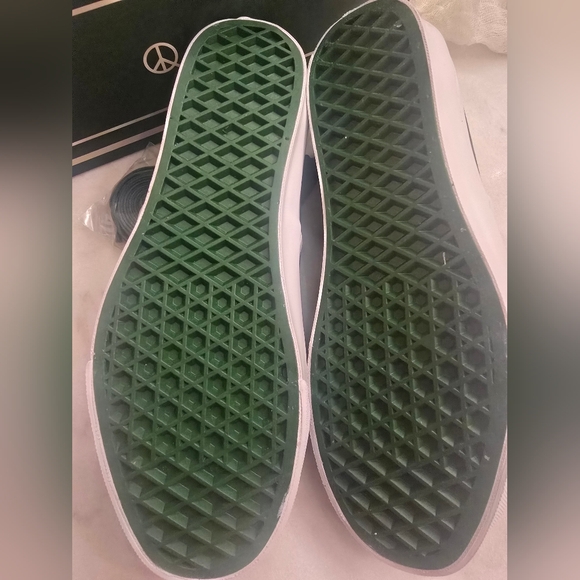 NIB VANS x Museum of Peace and Quiet. Authentic Size 5.5 Men's or 7 Women - Picture 9 of 11